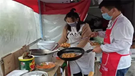同样受去年猪肉价冲击，为何锅包肉依旧火，脆皮五花肉却消失了？  第2张